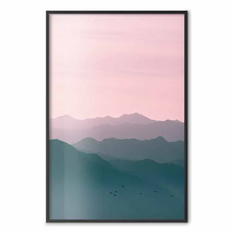Montagne all'alba: catena montuosa, cielo rosa