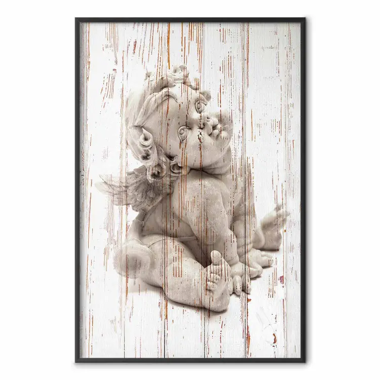 Amore meditativo - scultura di un angelo di pietra su sfondo di legno