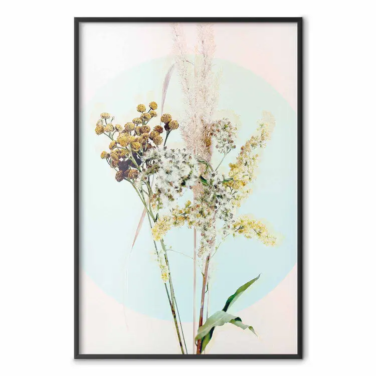 Bouquet in piena menta - fiori primaverili su sfondo celeste