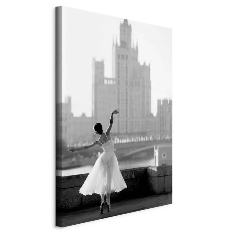 Danza sul Fiume (singolo) verticale - Foto città con donna