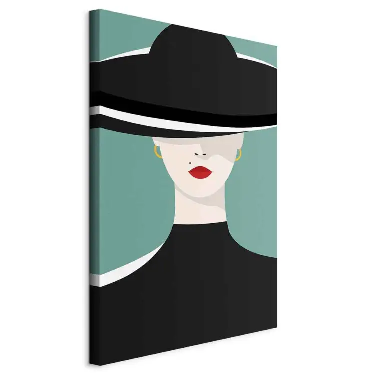 Femminilità verticale - ritratto di donna con cappello nero