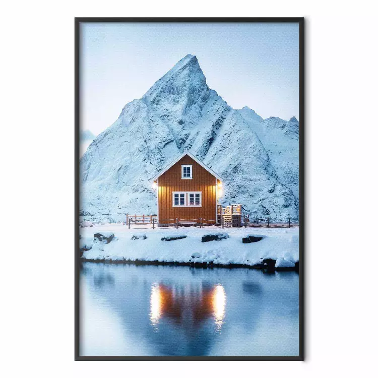 Casa in Norvegia - paesaggio invernale montano di casetta