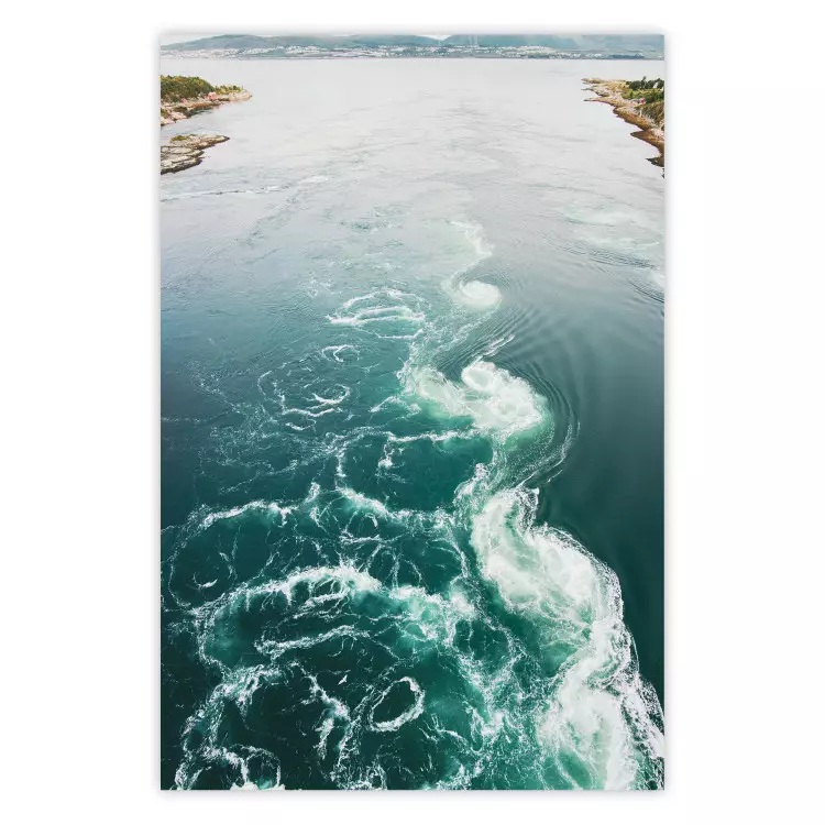 Turbine turchesi - paesaggio di lago blu con piccole onde
