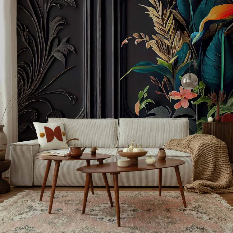 Fiori e ornamenti - composizione esotica e colorata su sfondo scuro
