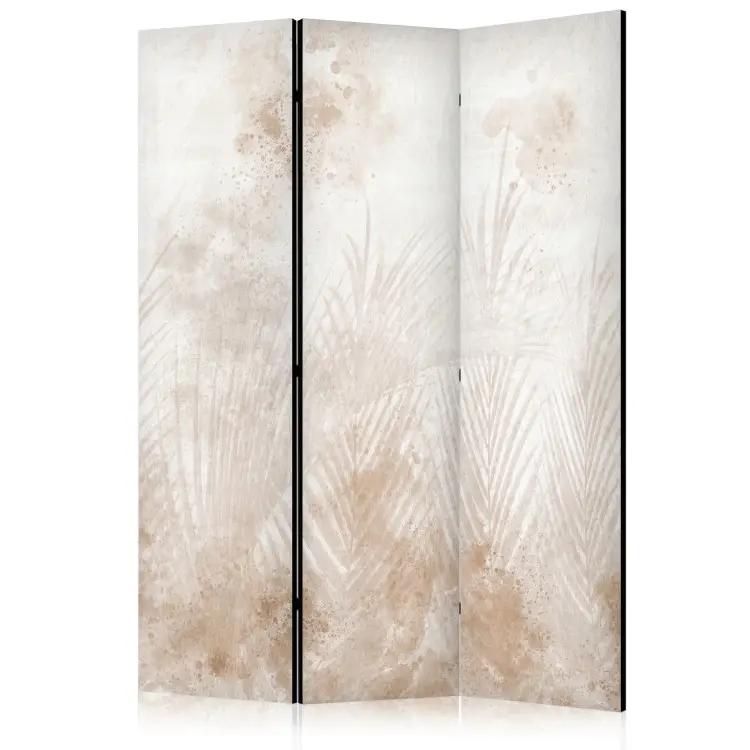 Tempo libero sulla sabbia - delicate foglie di palma in beige