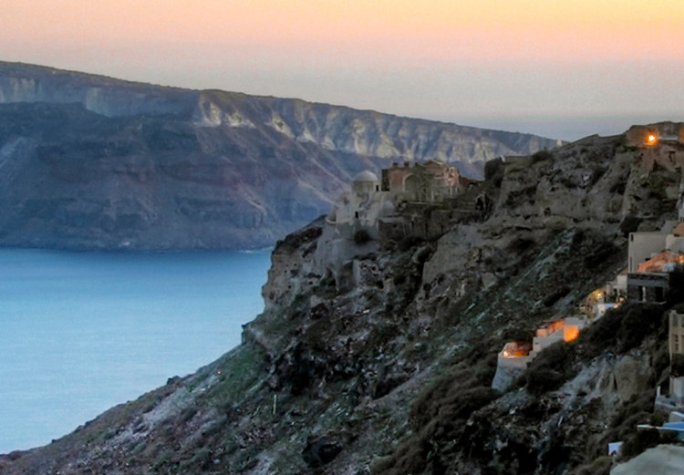 Carta da parati moderna Santorini durante il tramonto - paesaggio marino greco con architettura 136088 additionalImage 4