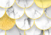 Carta da parati moderna Scaglie di marmo - sfondo in bianco e oro con effetto illuminante 143389 additionalThumb 3